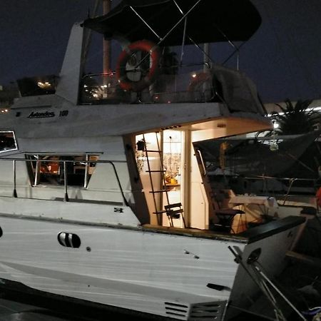 Готель Barco Lucky Сан-Адріа-де-Бесос Екстер'єр фото