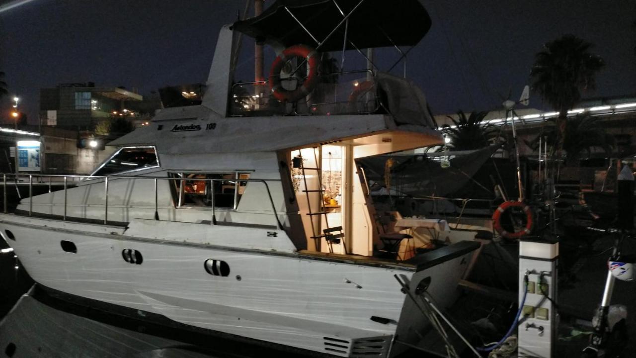 Готель Barco Lucky Сан-Адріа-де-Бесос Екстер'єр фото