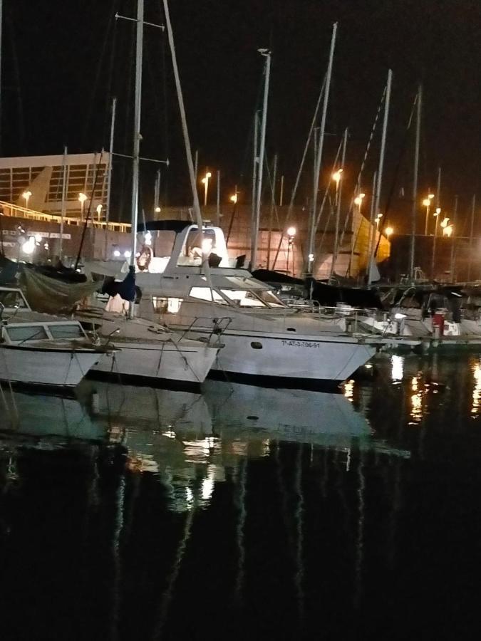 Готель Barco Lucky Сан-Адріа-де-Бесос Екстер'єр фото